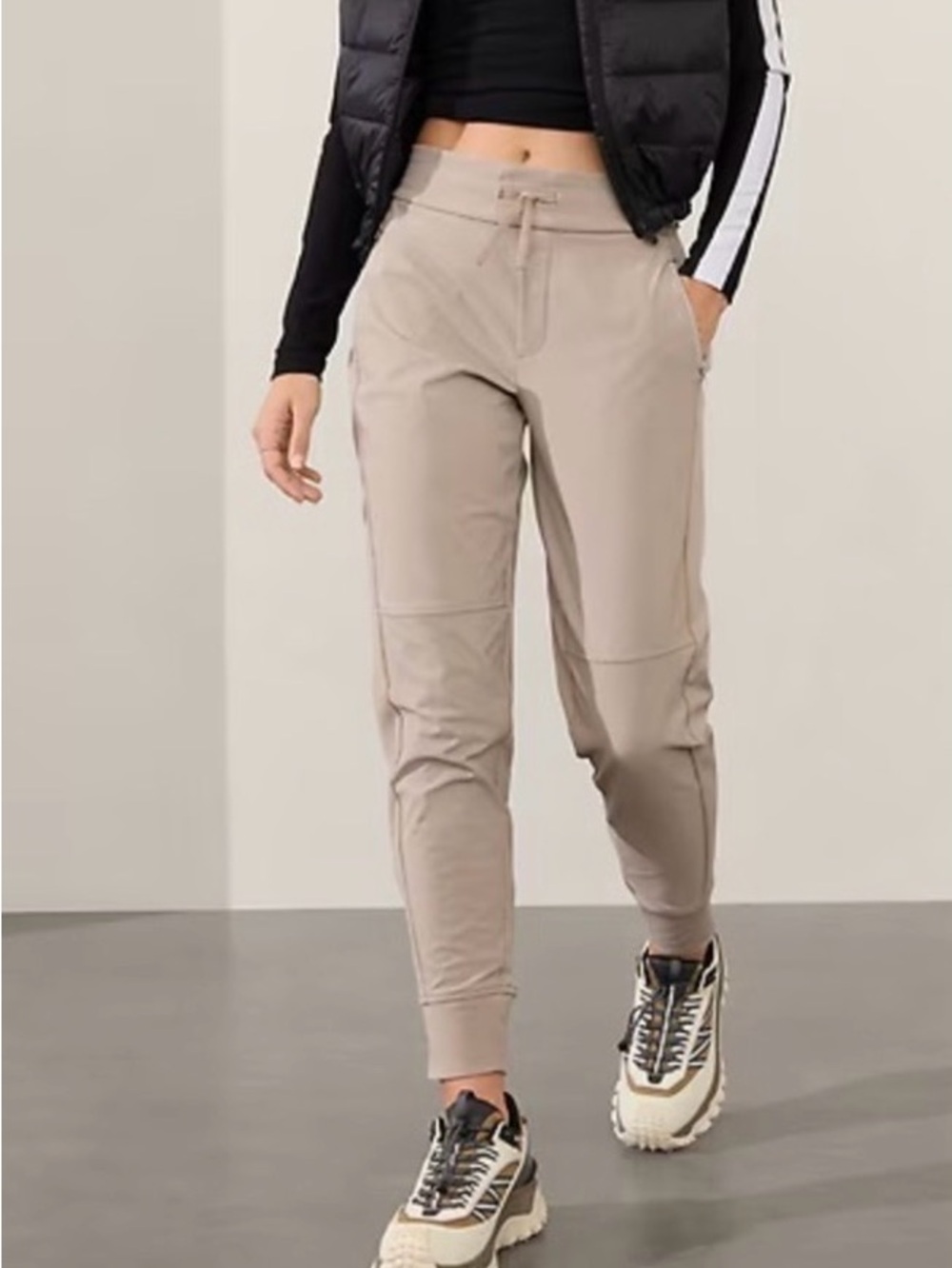 Headlands hybrid trek mid rise jogger NWT